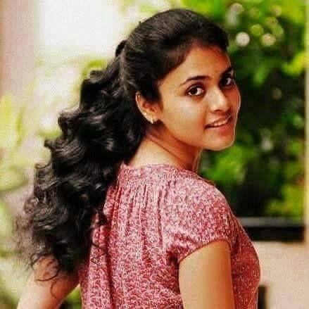Actress sukriti Cute Pics