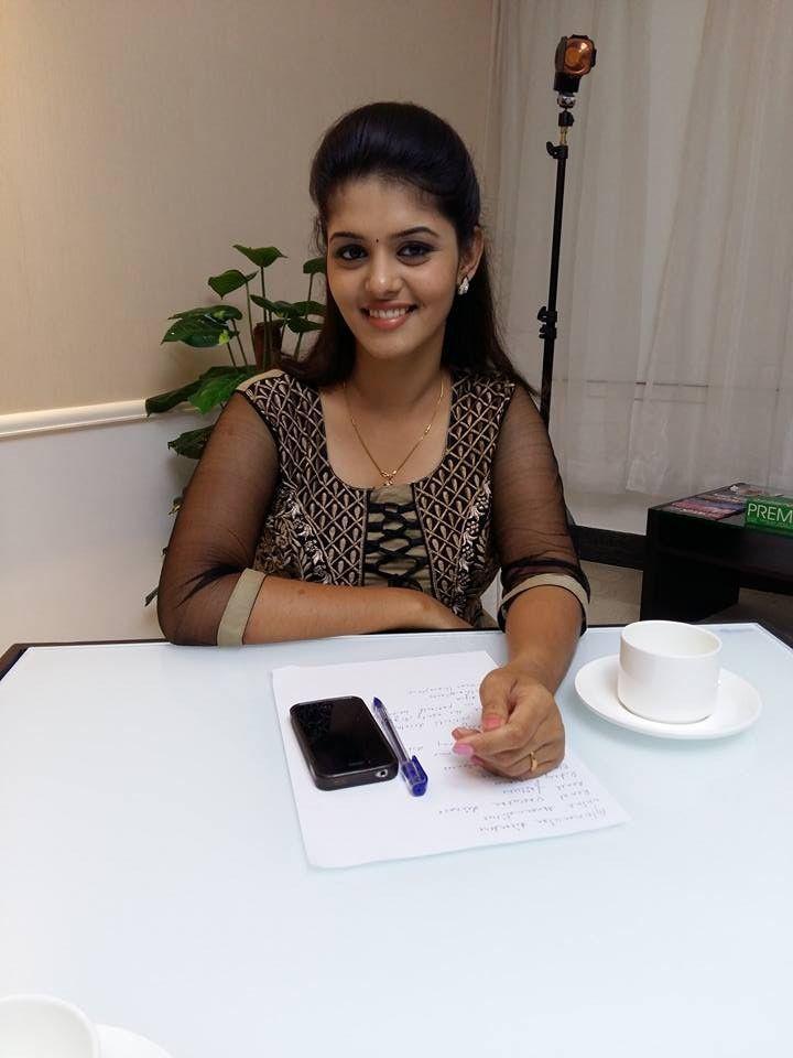 Actress Swathishta Krishnan Photos