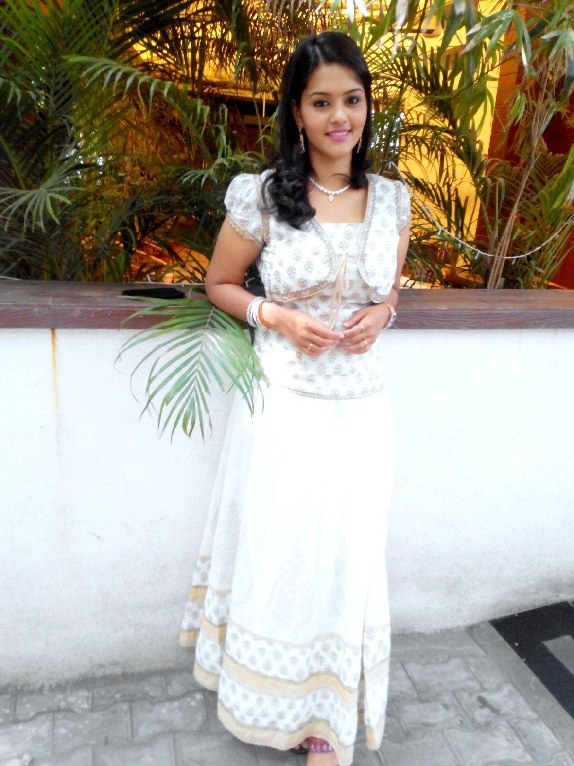 Actress Swathishta Krishnan Photos