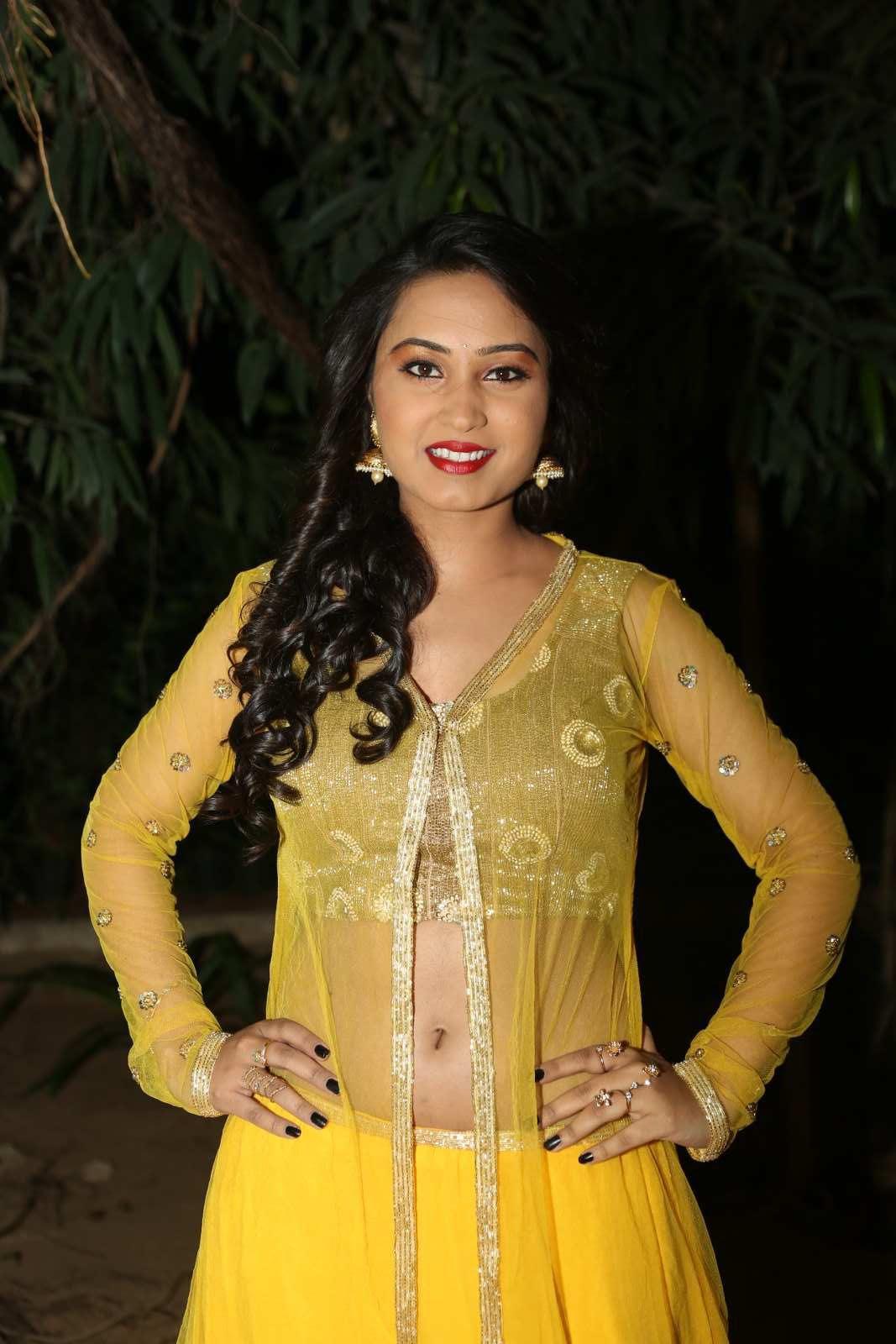 Actress Vennela Sexy Hot Navel Stills