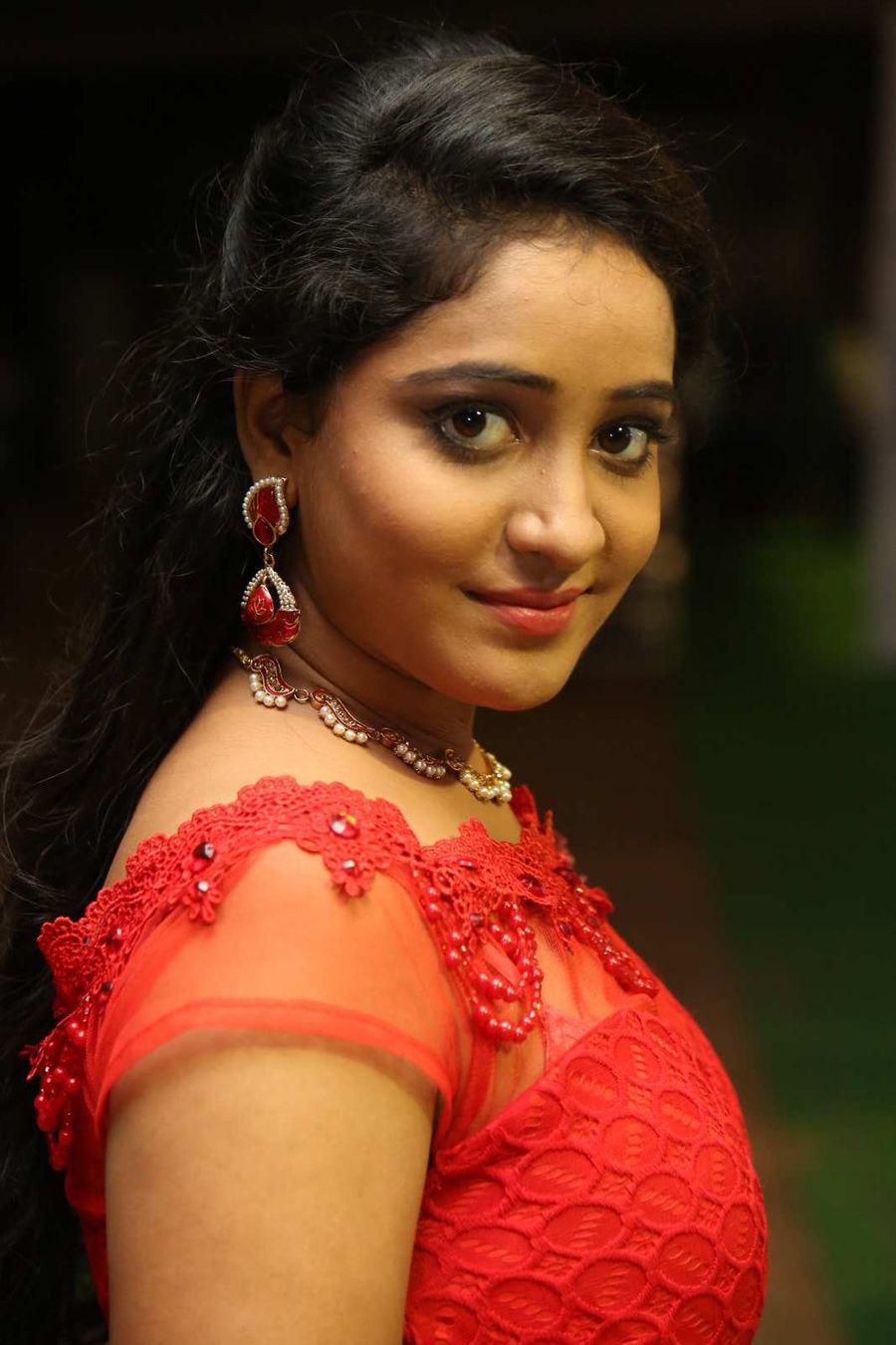 Aishwarya Addala New Stills