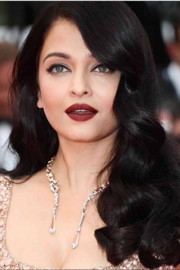 Aishwarya Rai Bachchan Beautiful Images