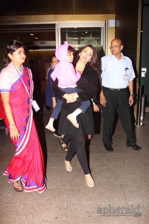 Aishwarya Rai Bachchan With Daughter Aaradhya