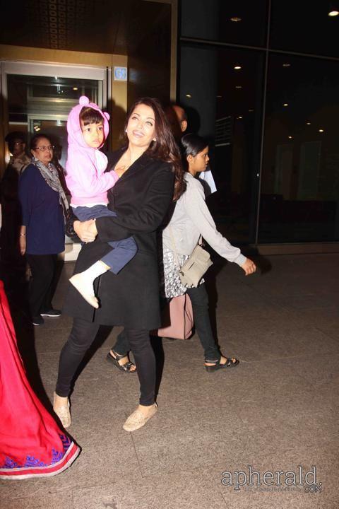 Aishwarya Rai Bachchan With Daughter Aaradhya