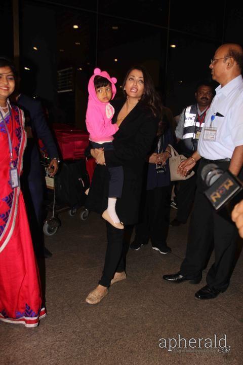 Aishwarya Rai Bachchan With Daughter Aaradhya