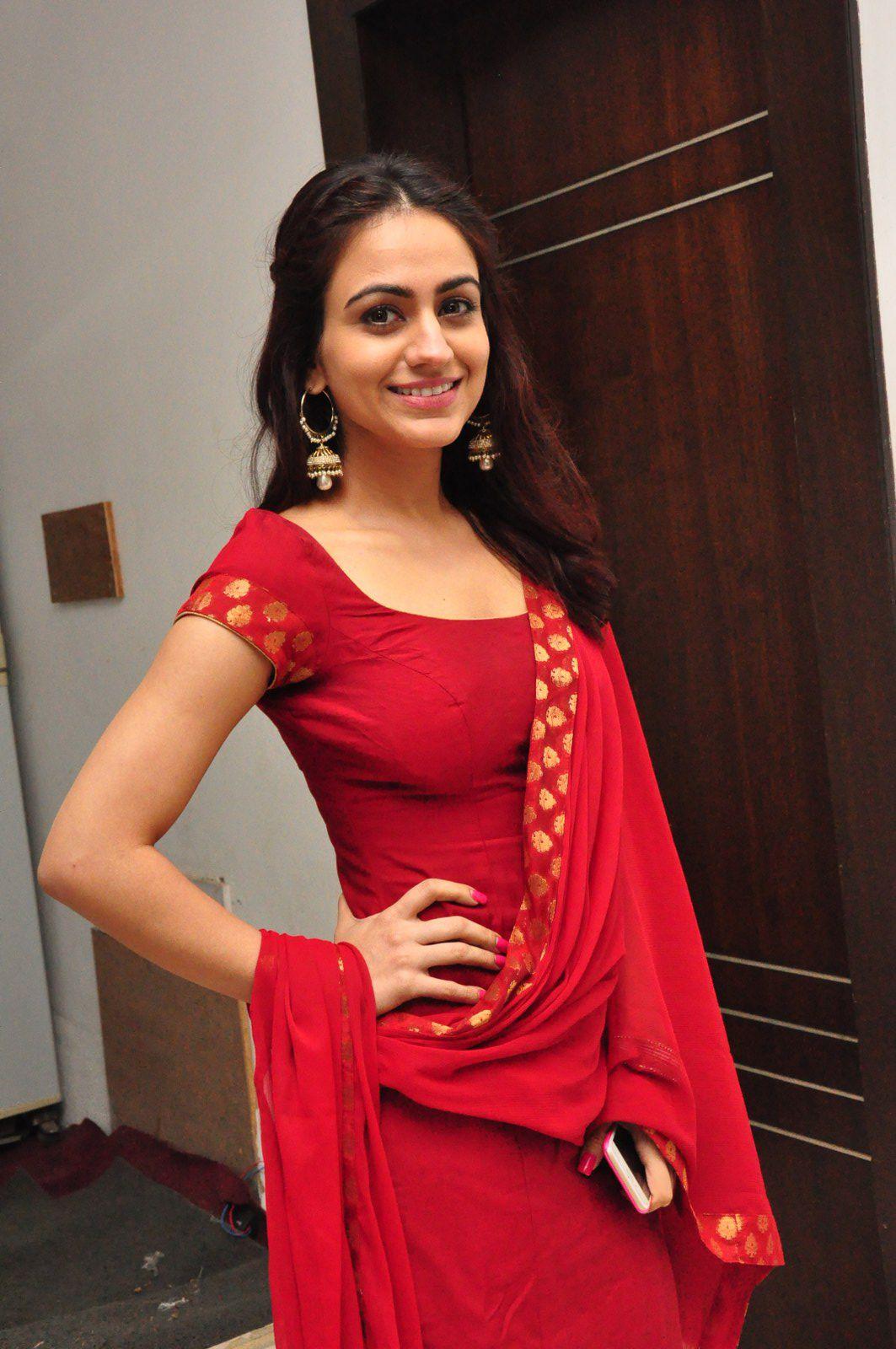 Aksha Beautiful Stills