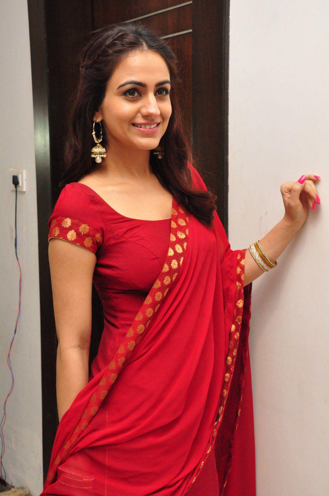Aksha Beautiful Stills