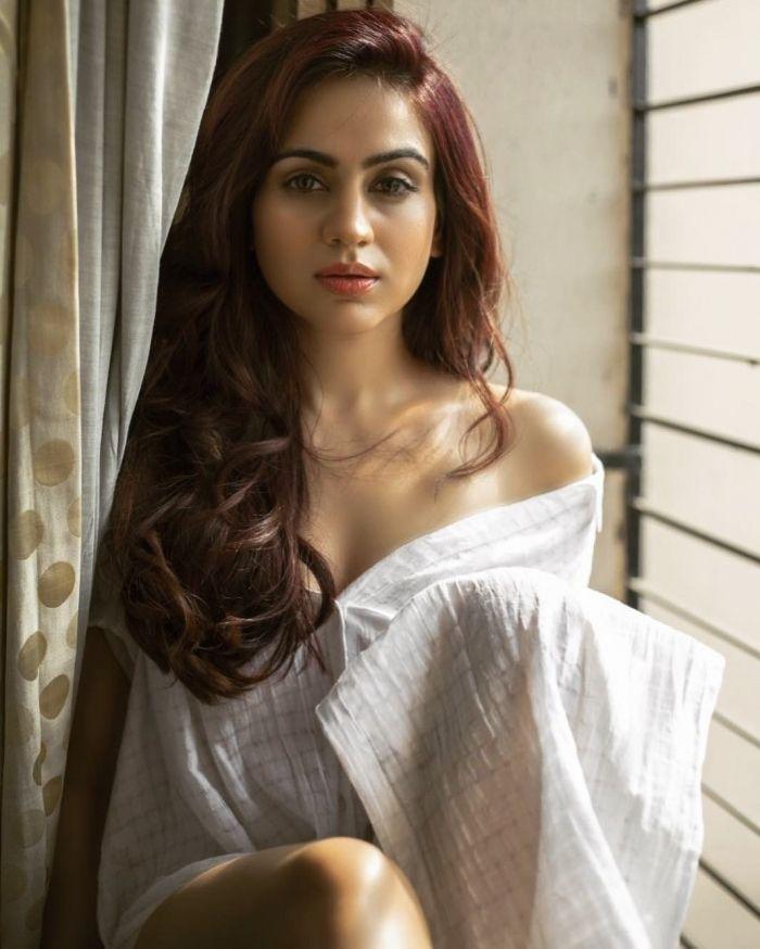 Aksha Pardasany Latest Hot & Spicy Photoshoot Stills
