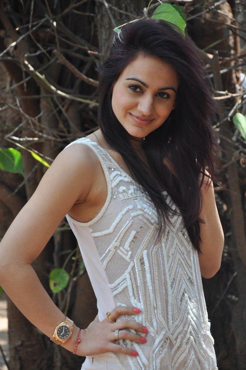 Aksha Pardasany Stills