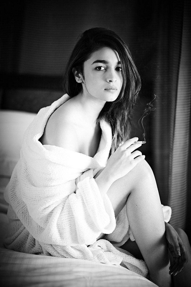 Alia Bhatt Hot Poses