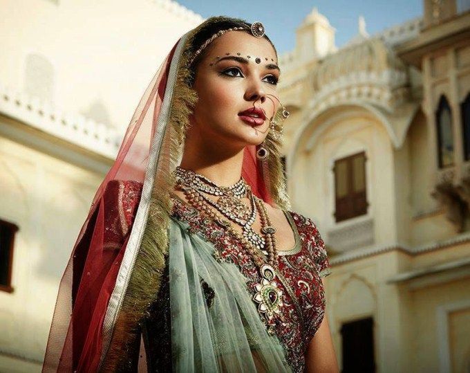 Amy Jackson New Bridal Saree Photoshoot