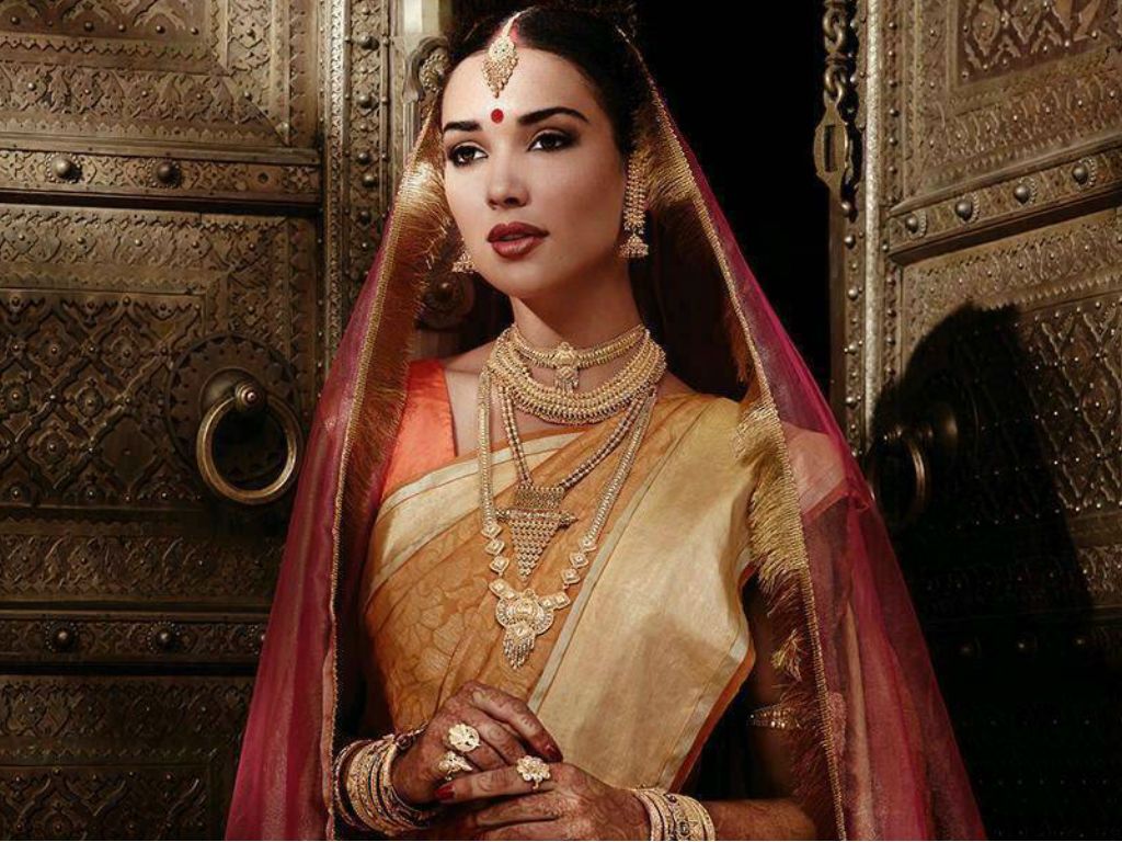 Amy Jackson New Bridal Saree Photoshoot