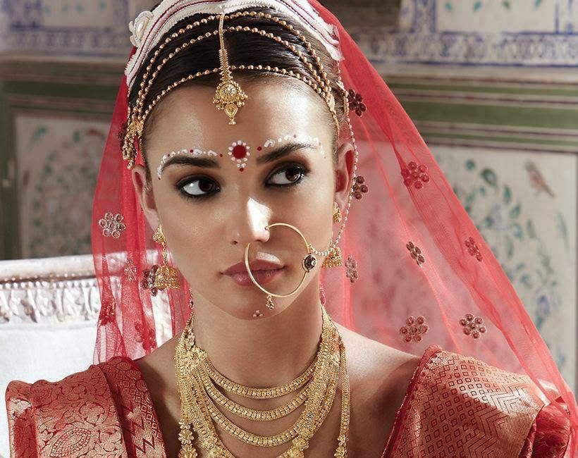 Amy Jackson New Bridal Saree Photoshoot