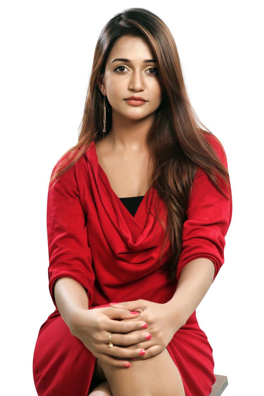  Anaikas Stills From 365 Days