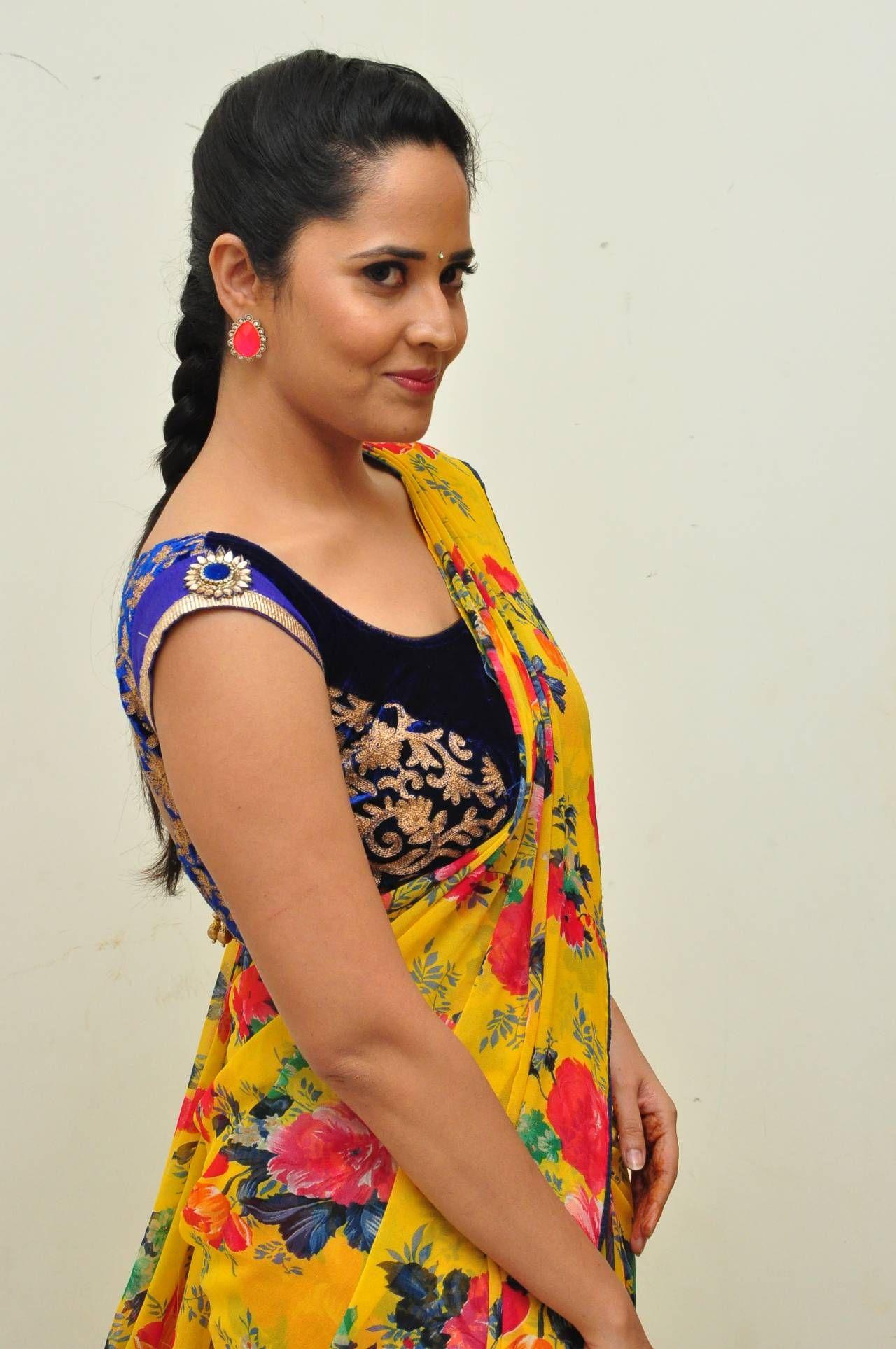 Anasuya Latest Stills in Srimanthudu Success Meet