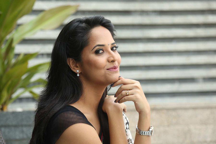 Anasuya New Saree Photos