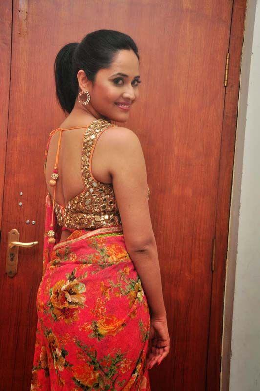 Anchor Anasuya Backless Photos