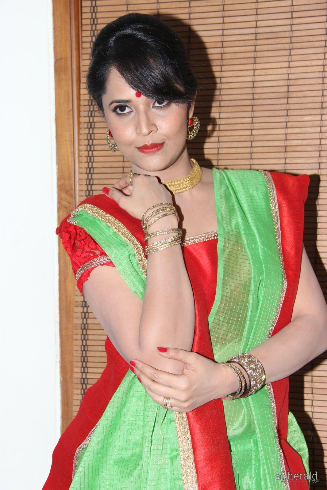 Anchor Anasuya Stills At Cinema Choopistha Mava Audio Launch