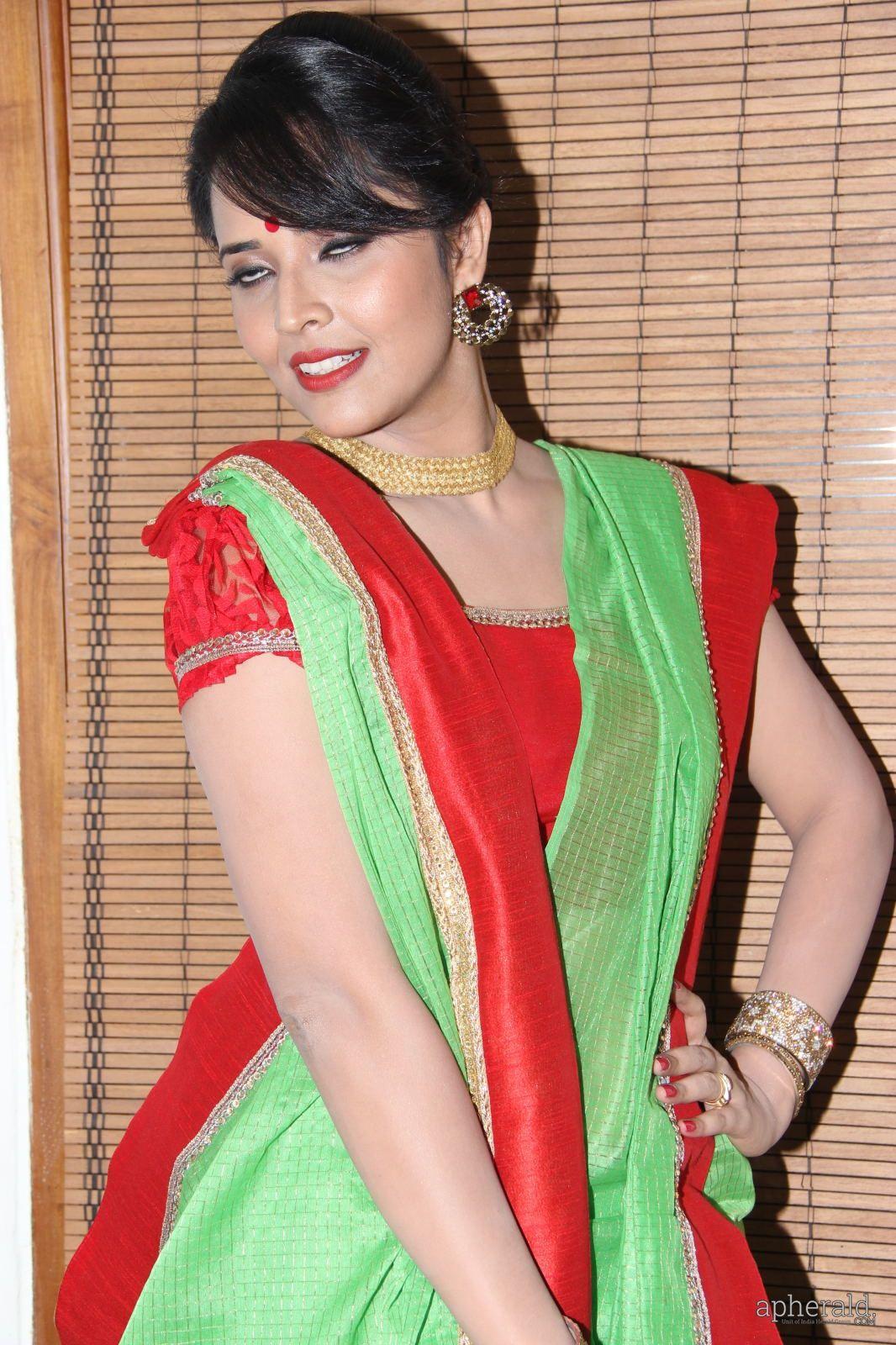 Anchor Anasuya Stills At Cinema Choopistha Mava Audio Launch