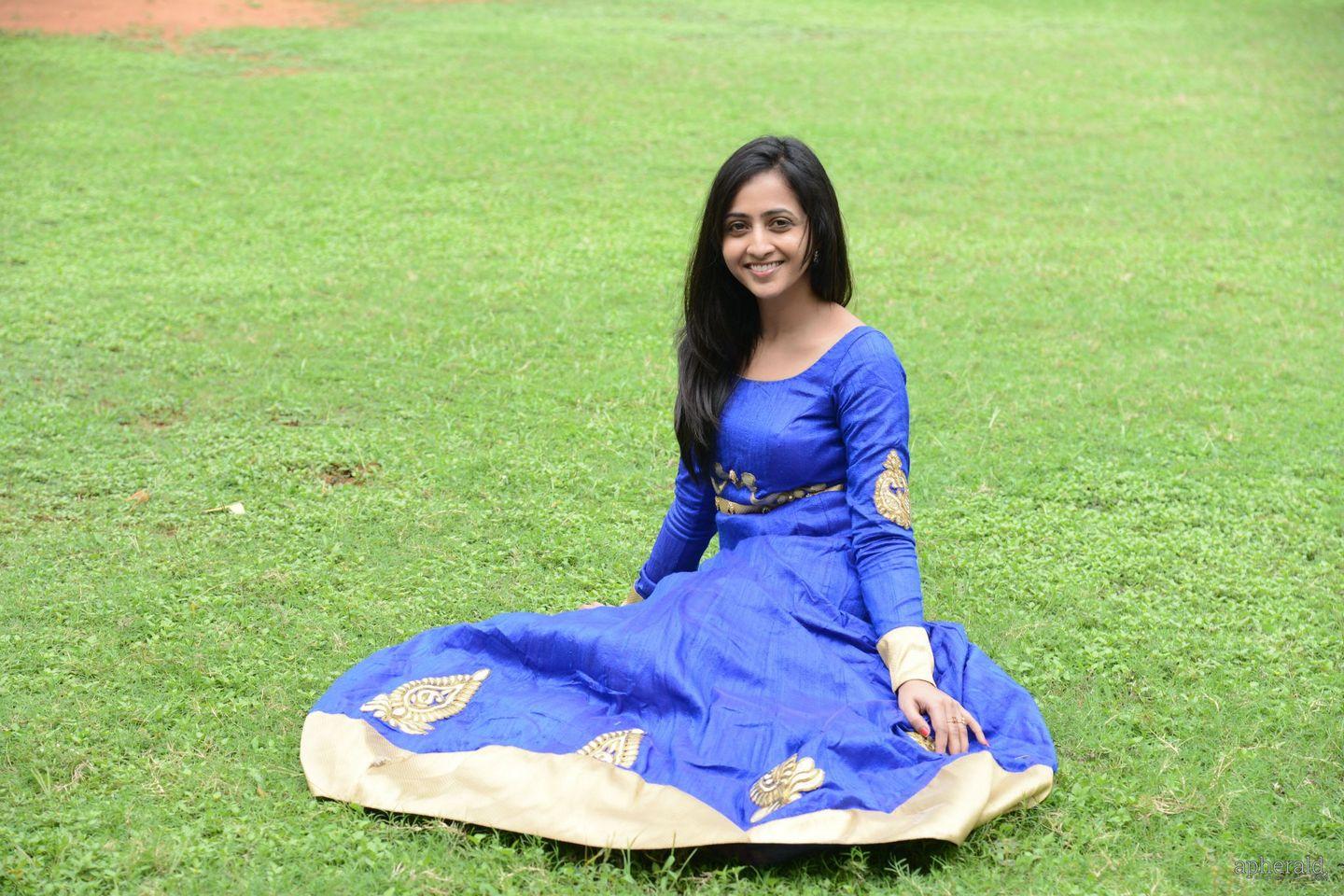 Anchor Lasya Cute Pics