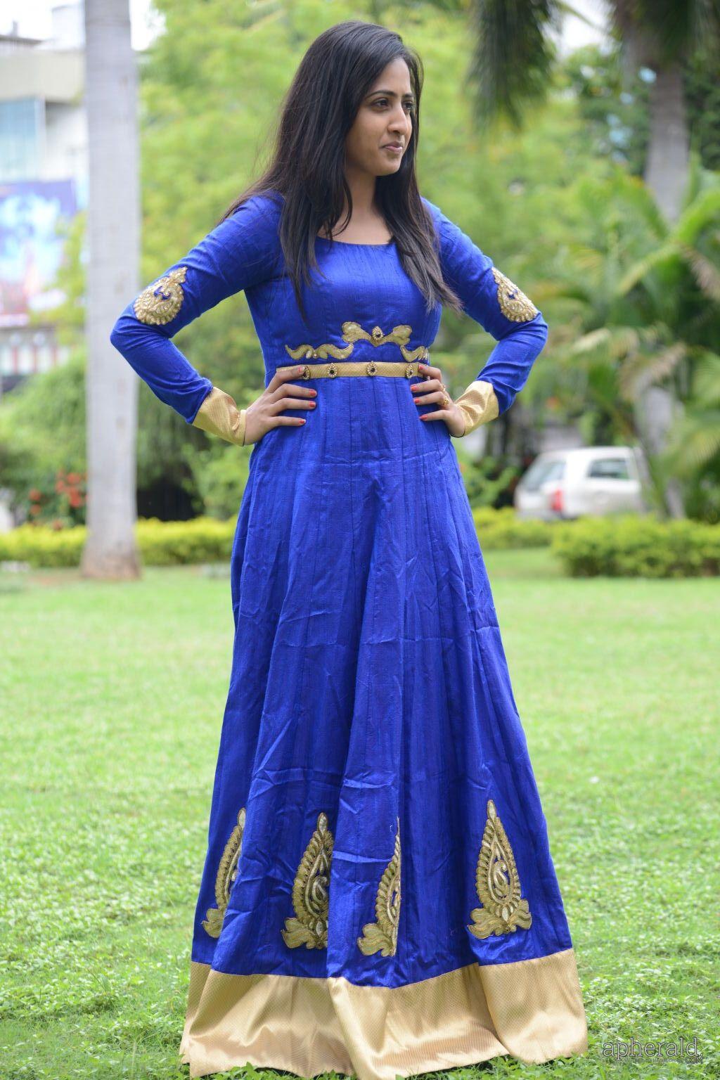 Anchor Lasya Cute Pics