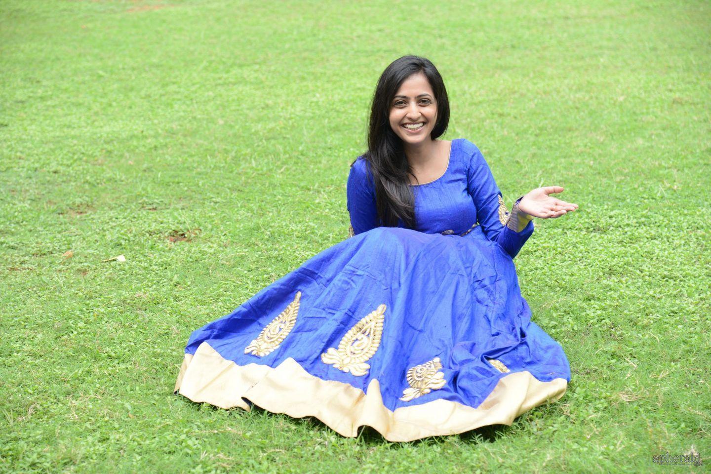 Anchor Lasya Cute Pics