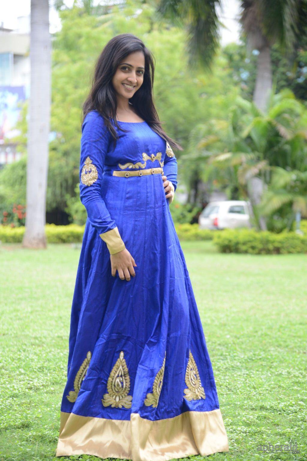 Anchor Lasya Cute Pics