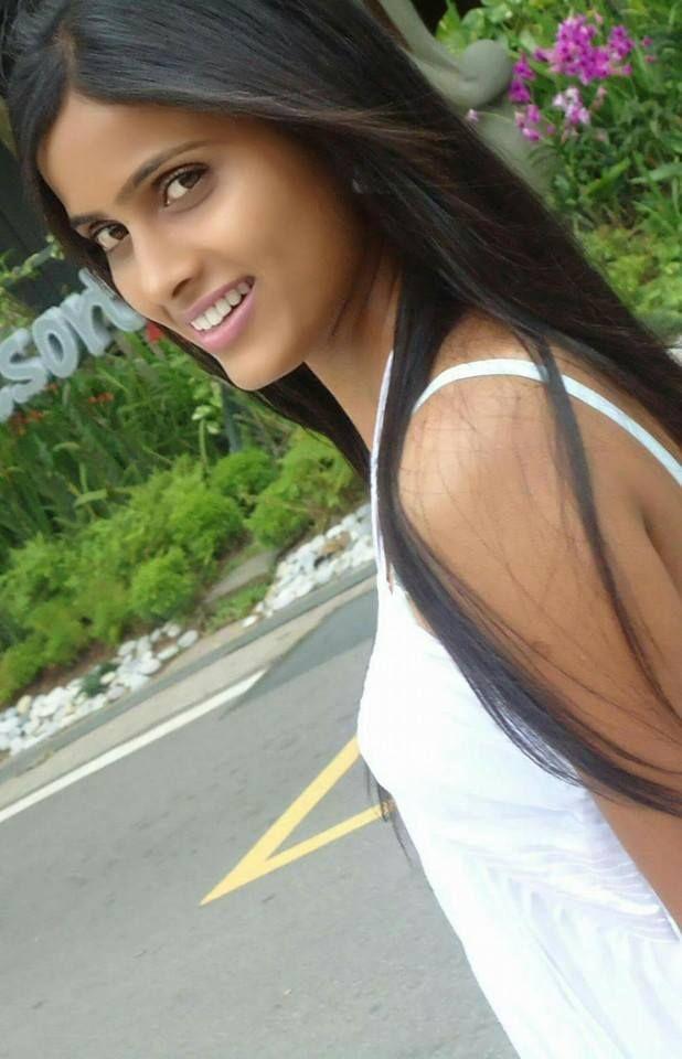 Anchor Prasanthi Sexy Pics