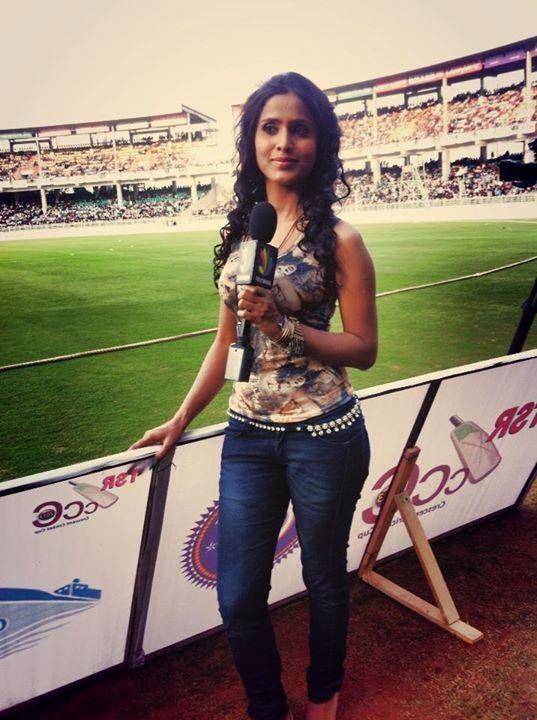 Anchor Prasanthi Sexy Pics