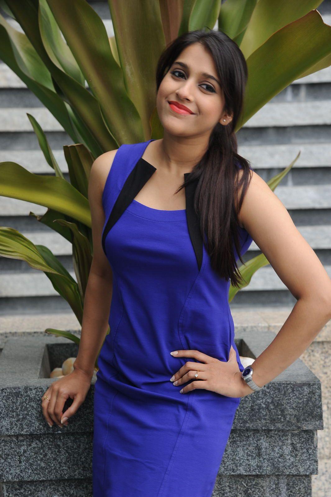 Anchor Rashmi Gautam Cute Pics