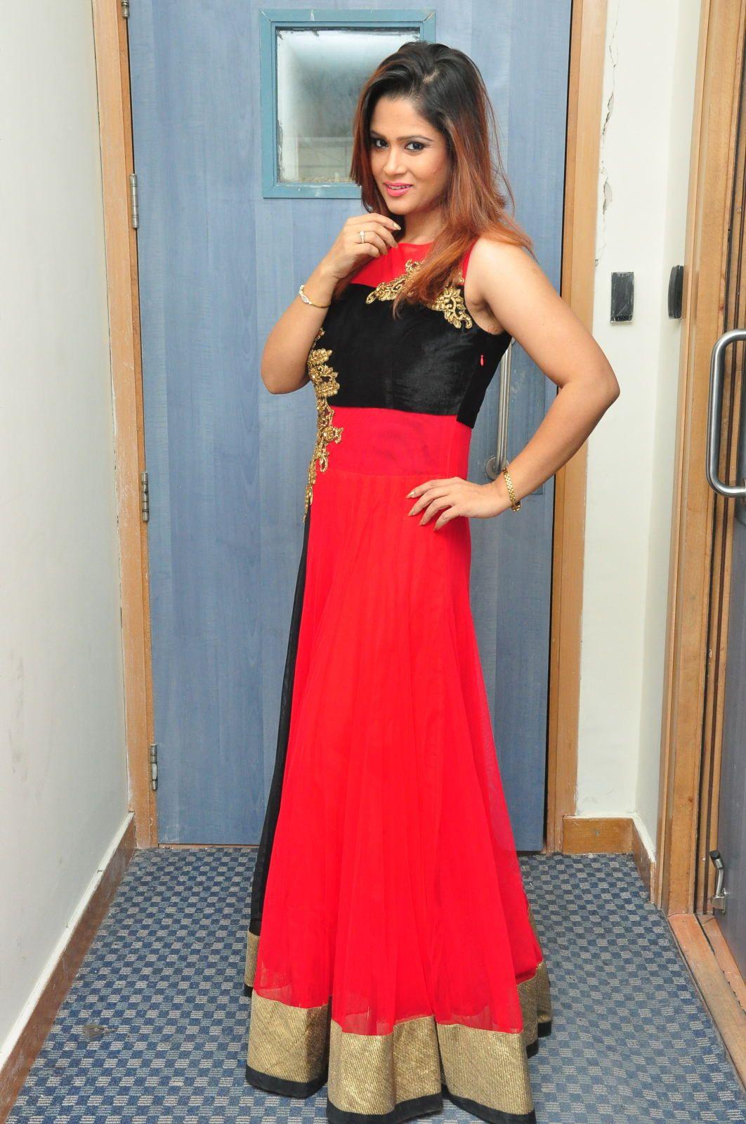 Anchor Shilpa Chakravarthy New Stills 