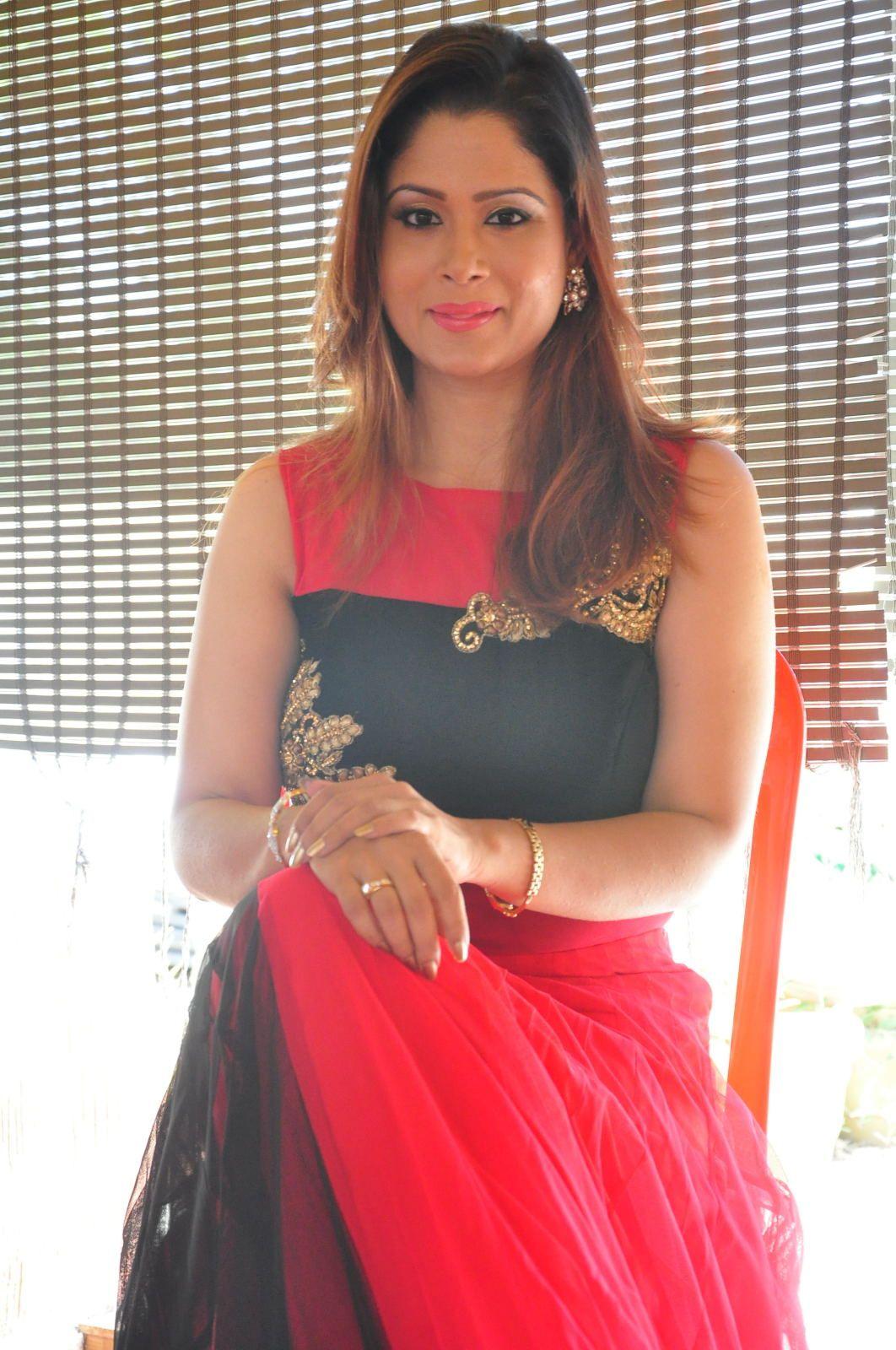 Anchor Shilpa Chakravarthy New Stills 