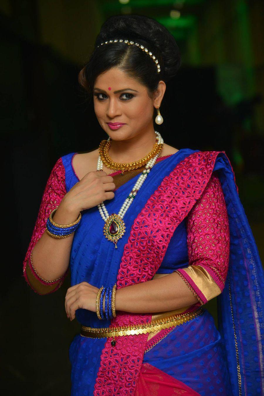 Anchor Shilpa Chakravarthy Stills at Nayaki Audio