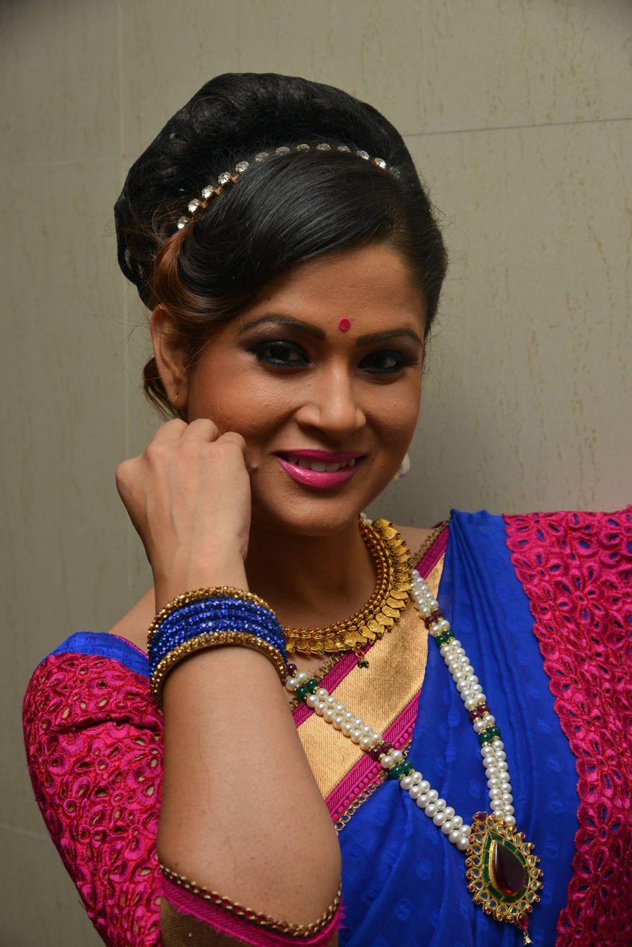 Anchor Shilpa Chakravarthy Stills at Nayaki Audio