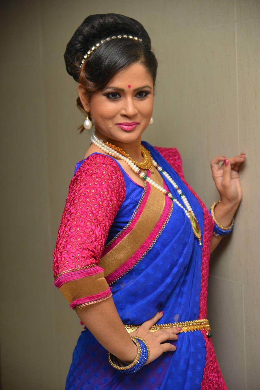 Anchor Shilpa Chakravarthy Stills at Nayaki Audio