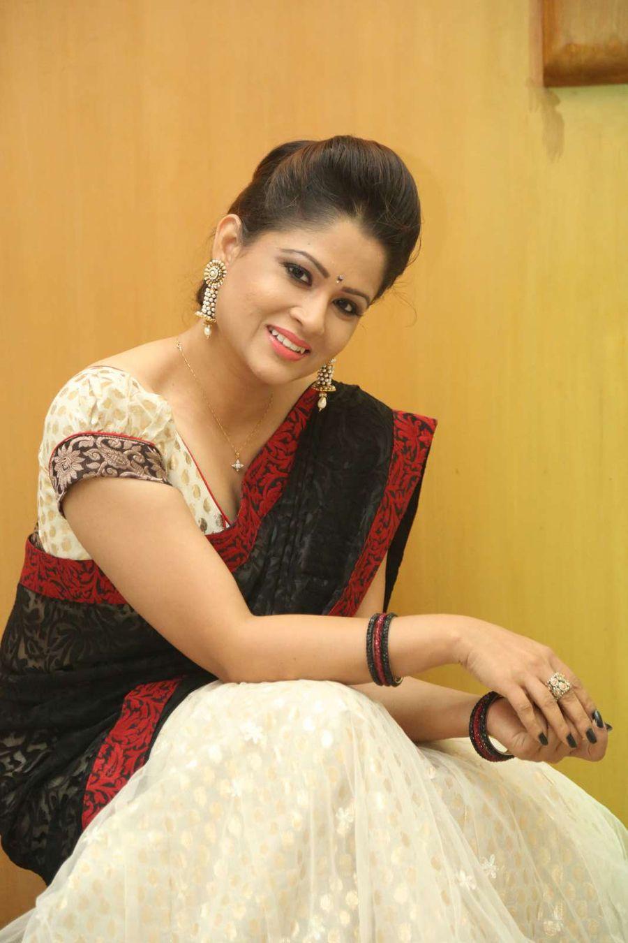 Anchor Shilpa Latest Photos