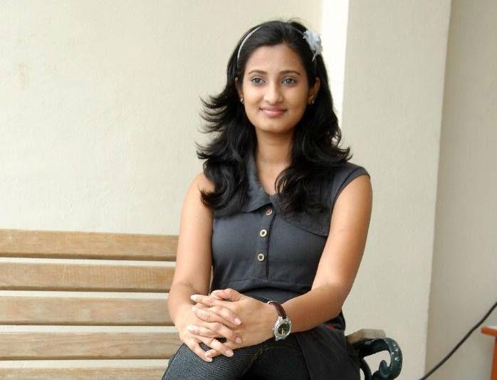 Anchor Soumya Rare photos