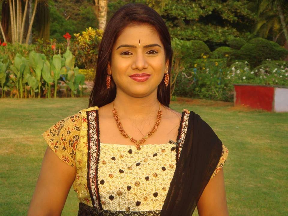 Anchor Sumalatha Reddy Rare Photos