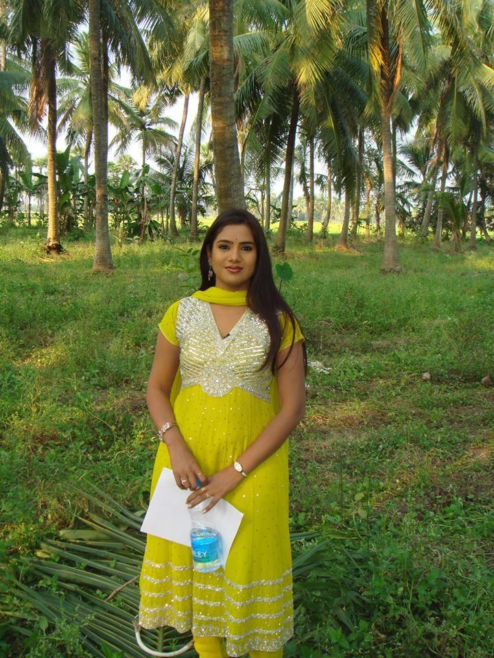 Anchor Sumalatha Reddy Rare Photos