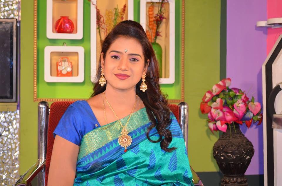 Anchor Sumalatha Reddy Rare Photos