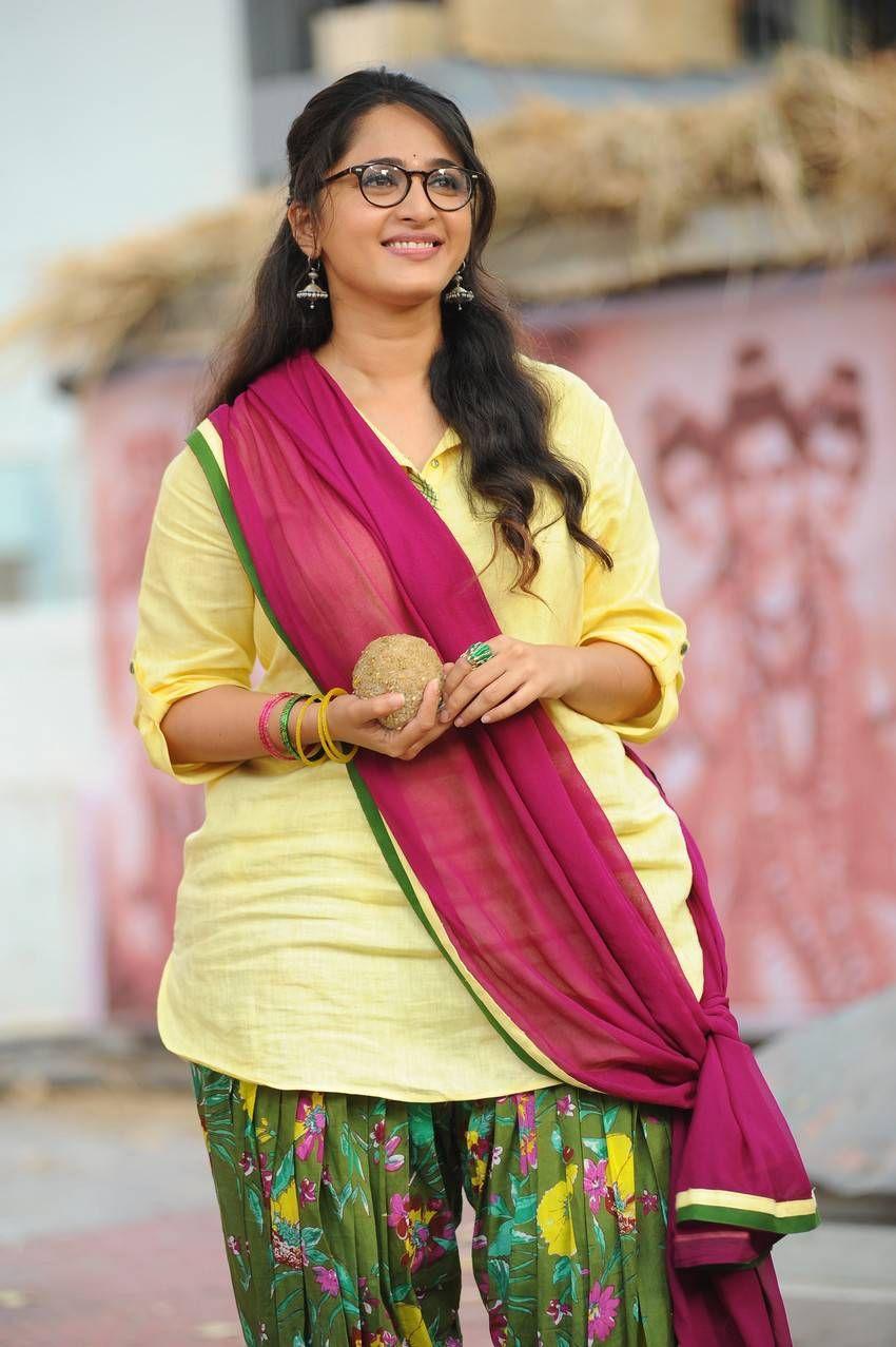 Anushka In Size Zero Latest Stills