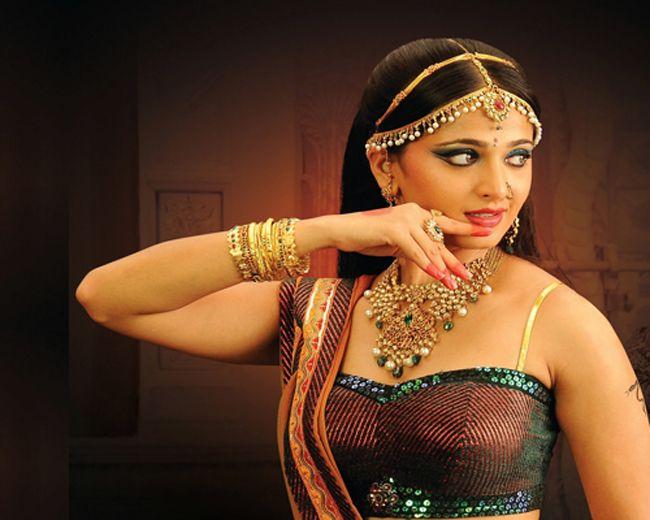 Anushka LATEST Stills in Rudramadevi Movie