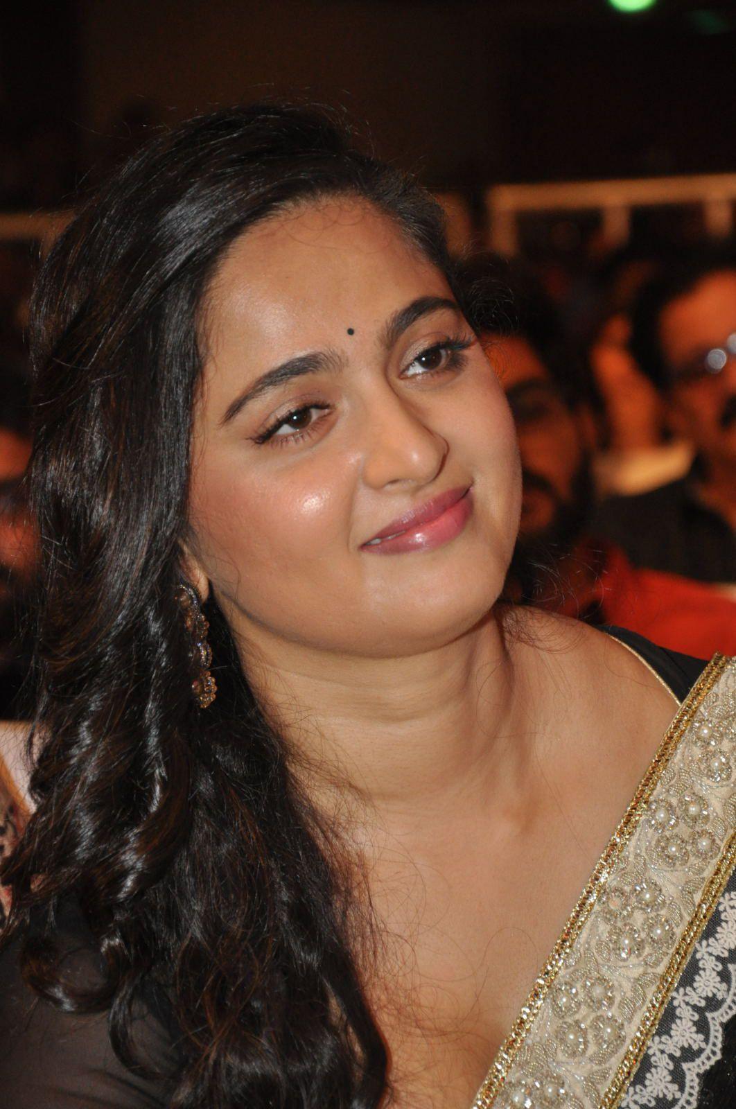 Anushka Pics At Size Zero Audio Launch