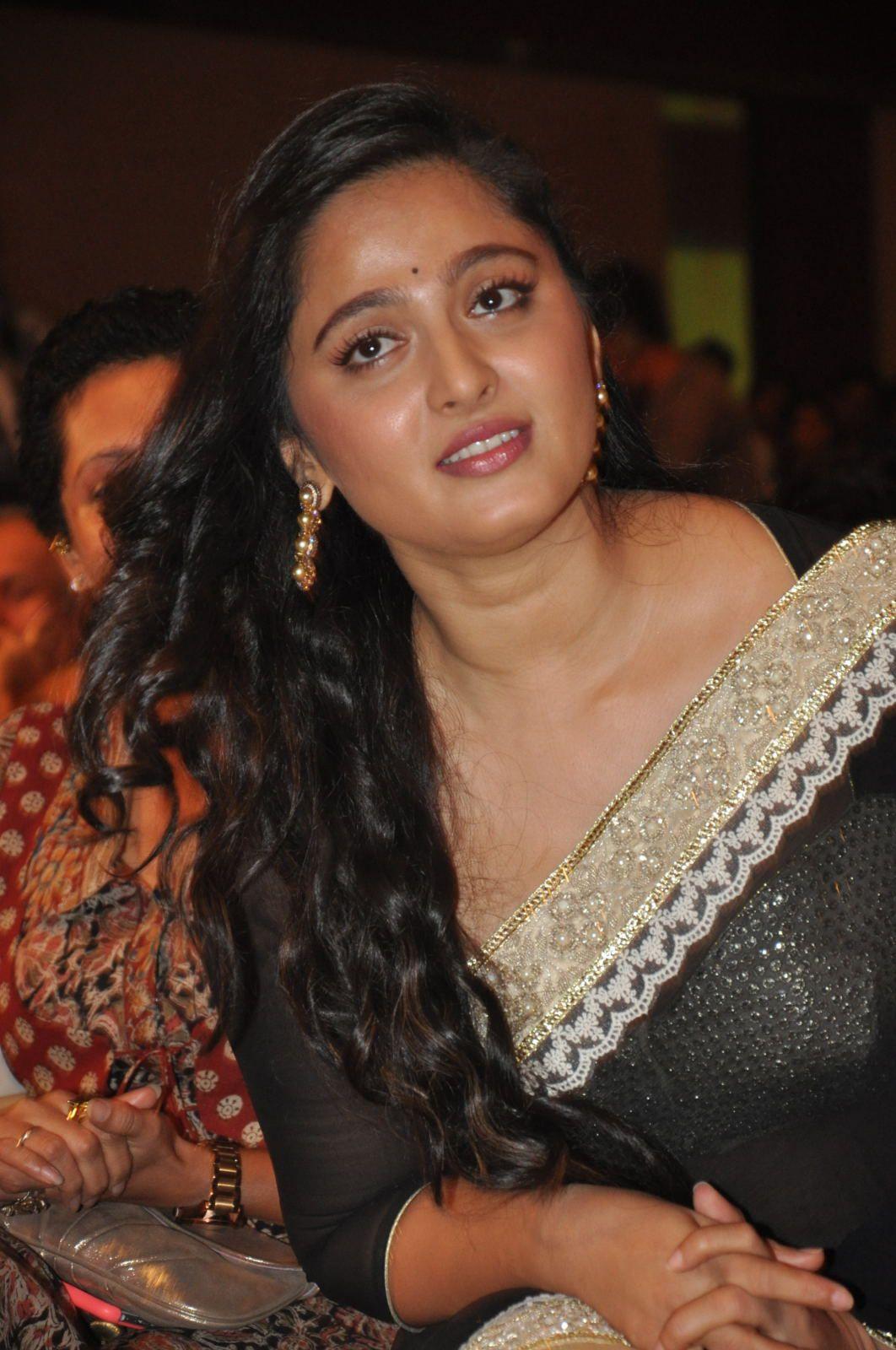 Anushka Pics At Size Zero Audio Launch