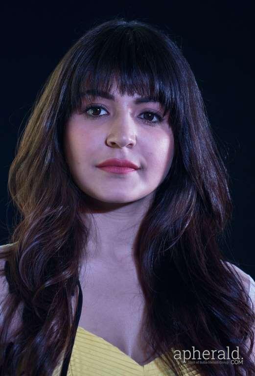 Anushka Sharma cute Pics