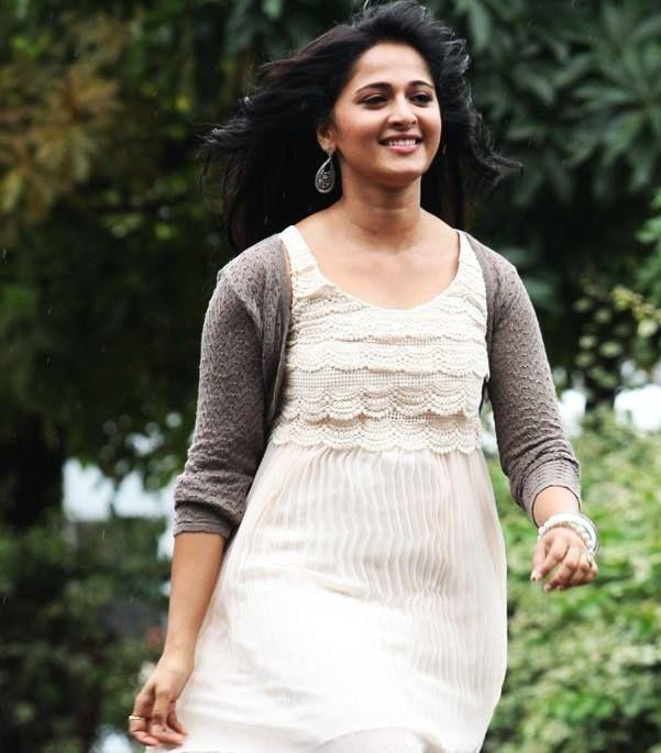 Anushka Shetty Beautiful Hd Stills