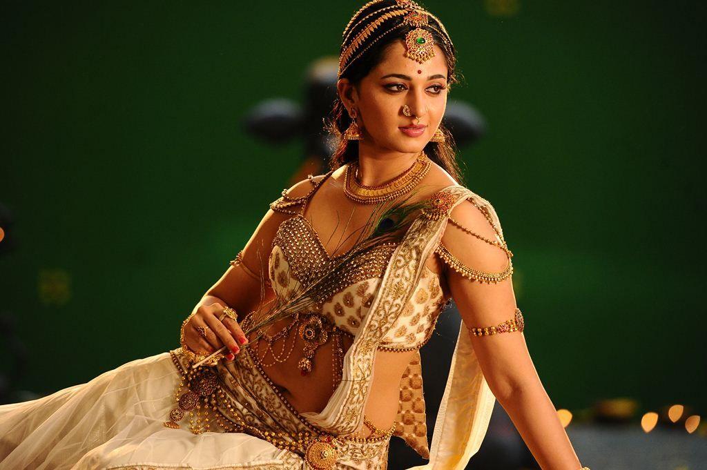 Anushka Shetty Stills in Rudhramadevi