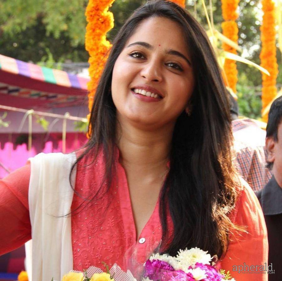 Anushka Shetty Unseen Pics