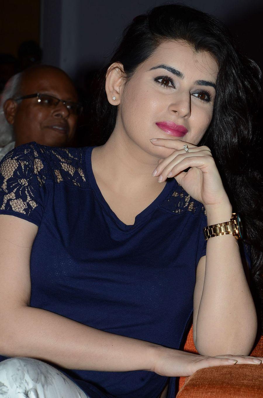 Archana Stills at Nannu Vadili Neevu Polevule Audio