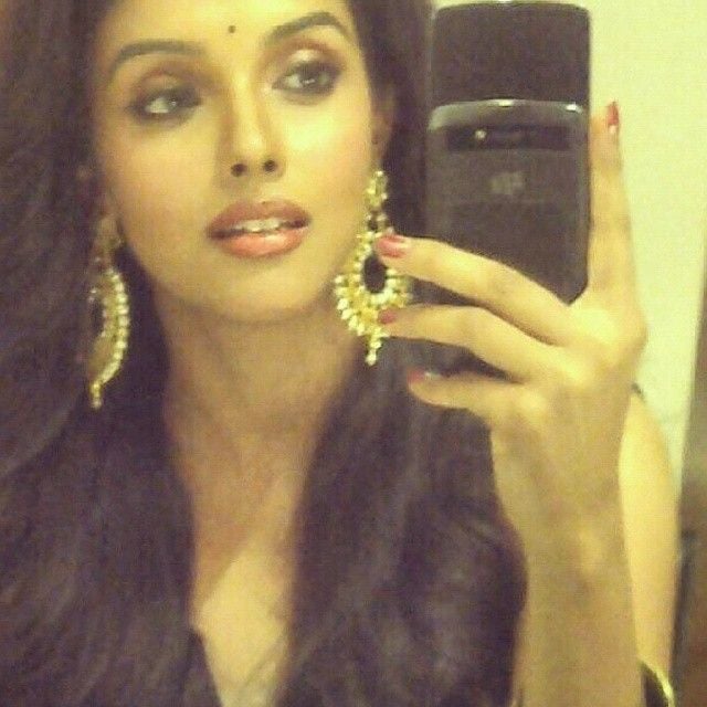 Asin Thottumkal Rare & Unseen Photos